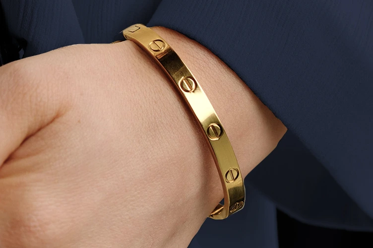 Caring for and Storing 18k Gold Jewelry Cartier Love Bracelet 4 Diamonds Rose Gold : A Comprehensive Guide